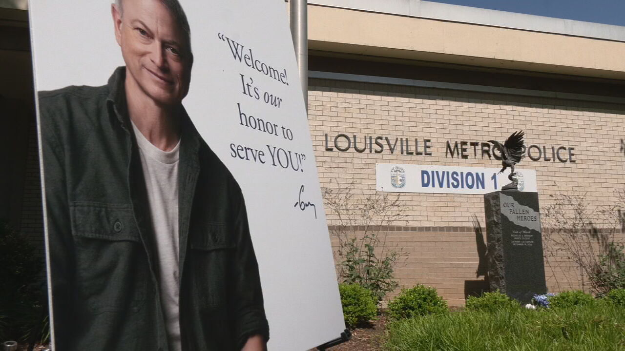 Hollywood celebrity shows support for Louisville police officers who first responded to mass shooting